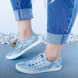 Simply Southern Vintage Loafers Light blue Camo Slip on Womens size 6 NWT